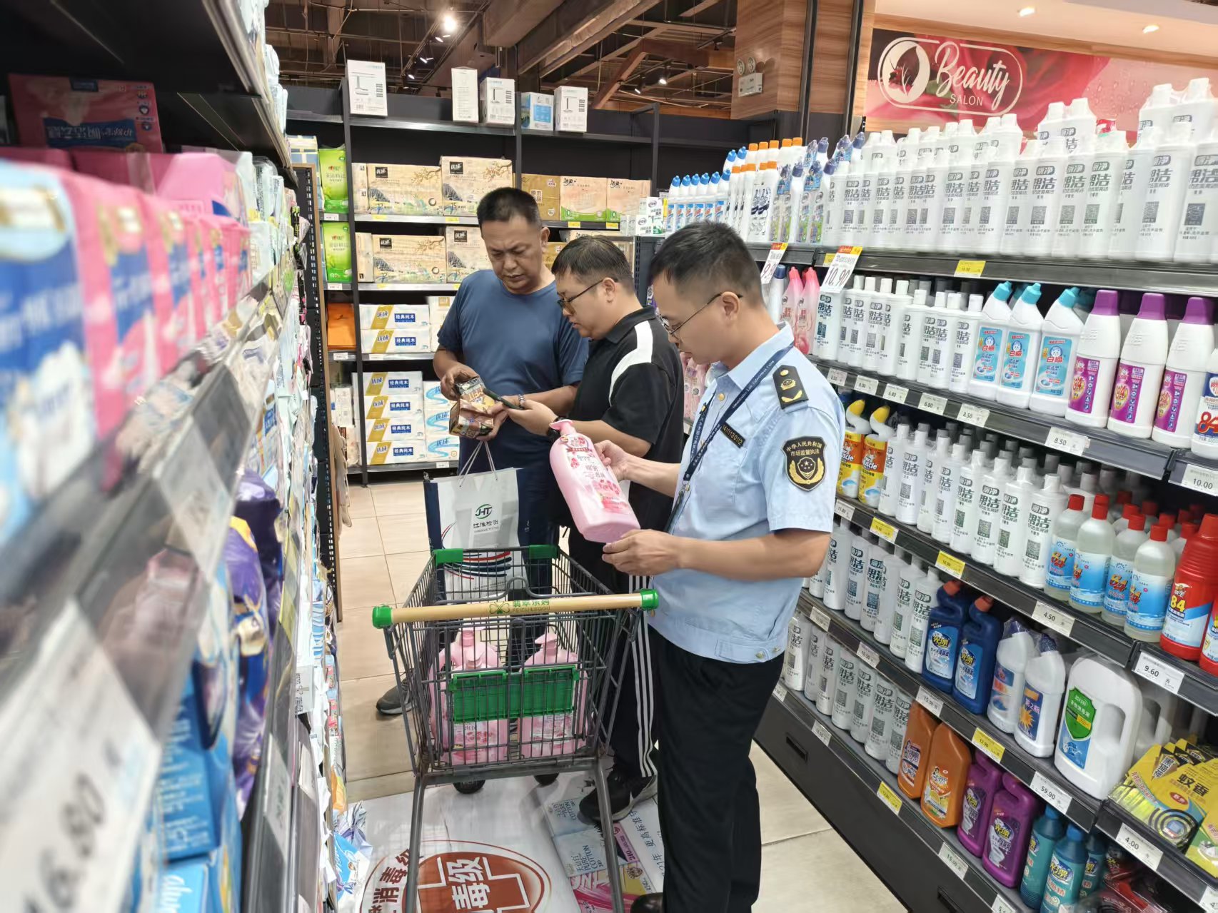 廣昌縣市場(chǎng)監(jiān)督管理局扎實(shí)開(kāi)展日用品、眼鏡、校服產(chǎn)品質(zhì)量專項(xiàng)監(jiān)督抽檢工作